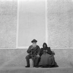 Ein altes Paar auf der Bank, Schweiz (1895)